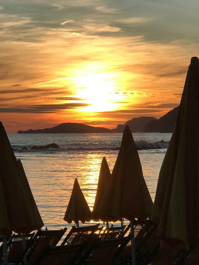 Villa Ancora bilocale Marina di Massa Esterno foto